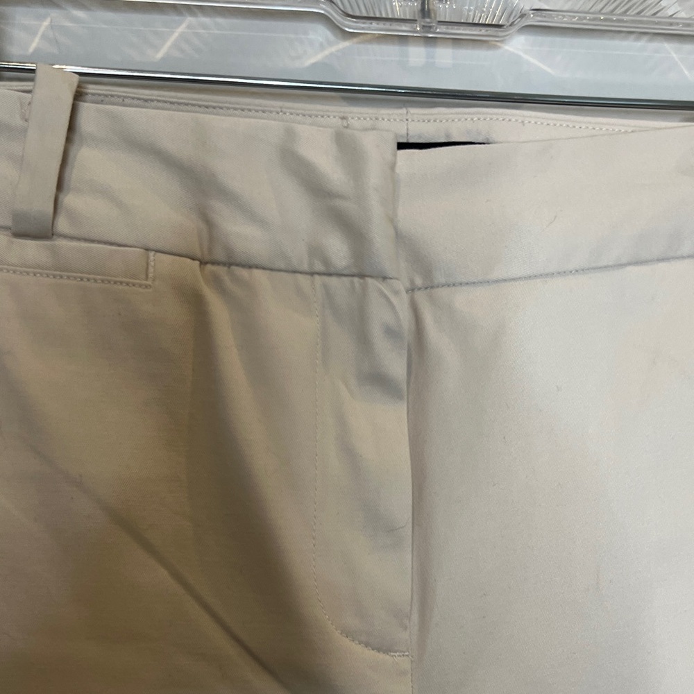 Talbots Women's Cream Bermuda Shorts size 4 - Picture 3 of 10